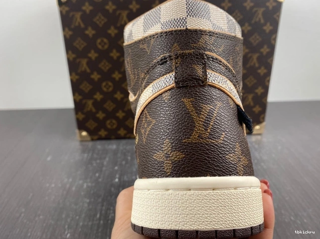 Reps TBK Jordan OFF-WHITE 1 LV Air x 0715